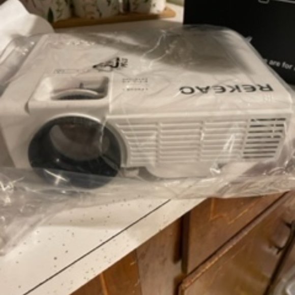 Projector - Picture 5 of 6